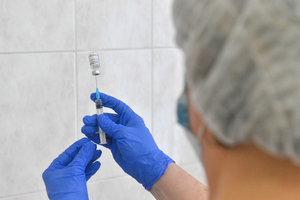 Песков рассказал, кому выгодны попытки дискредитировать российскую вакцину от коронавируса