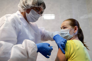 Сегодня в регионах России открываются первые пункты вакцинации от ковида