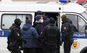 На протестах в Минске задержано свыше 300 человек 