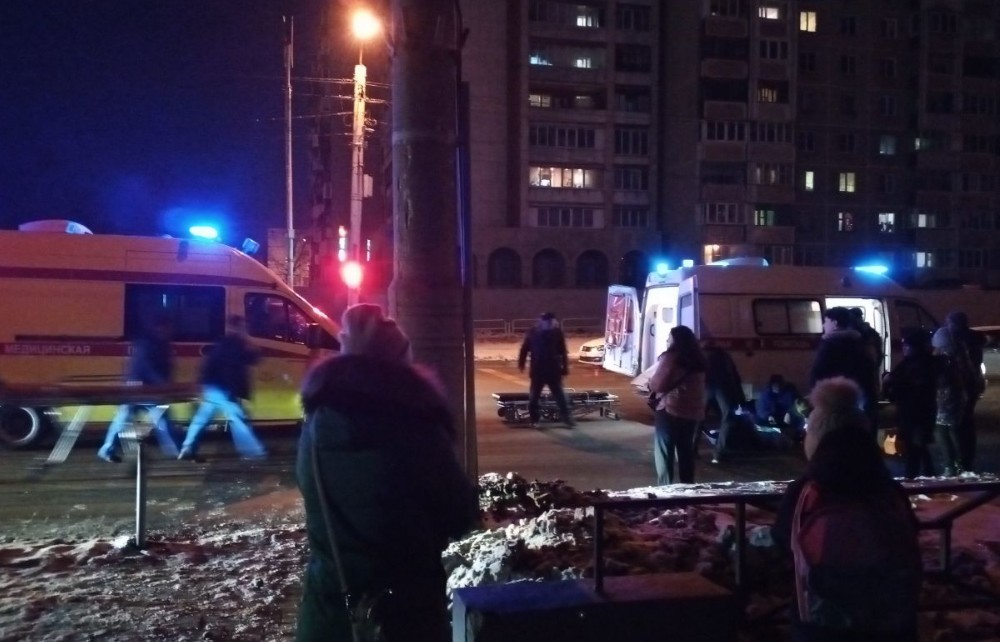 В Челябинске водитель маршрутки сбил второклассницу на зебре. Девочку ввели в кому