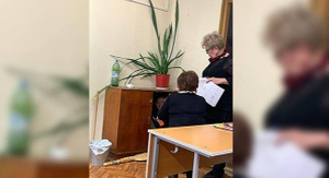 В Волгограде учитель заперла школьника в тумбочке