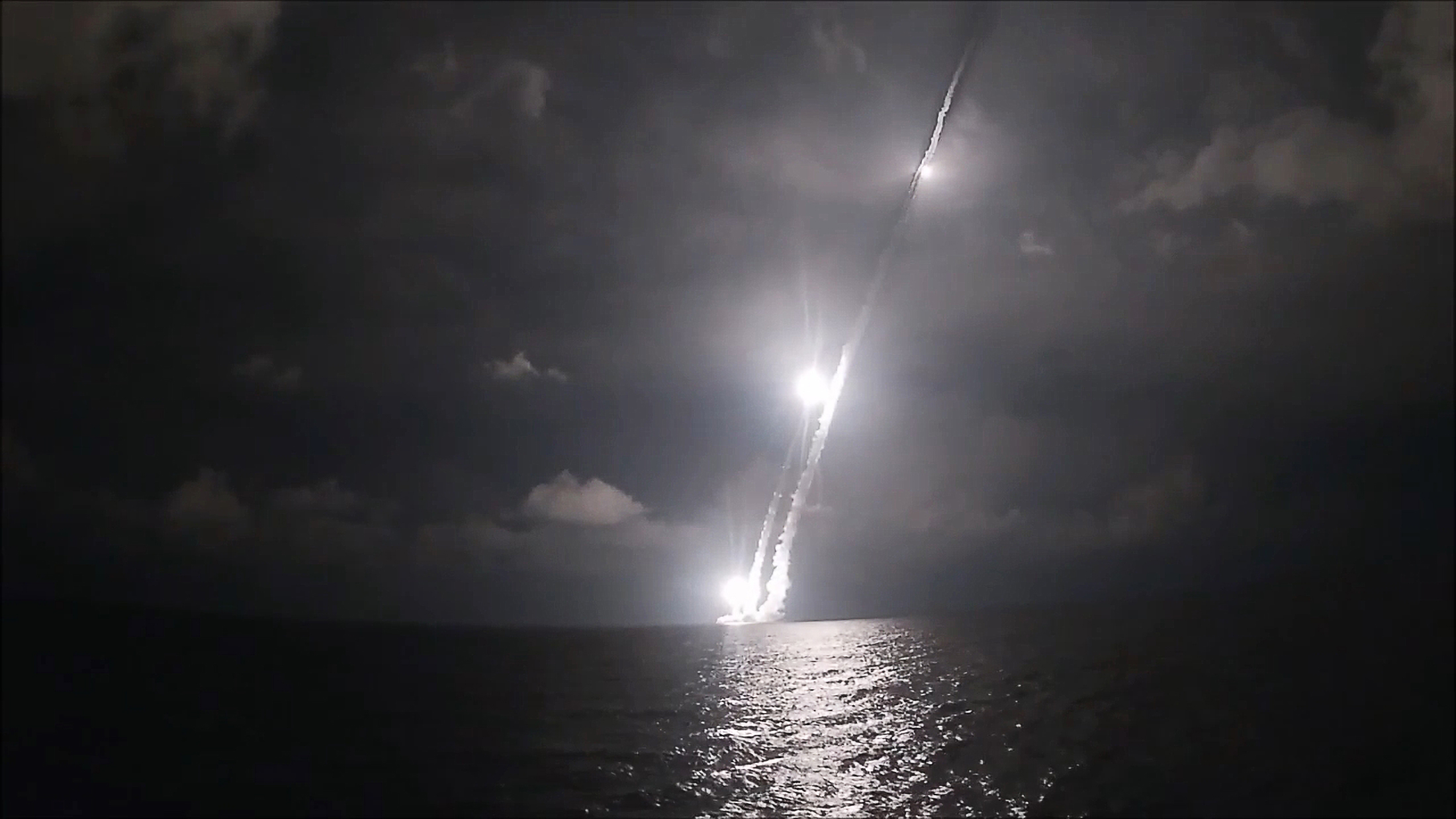 Негодование, молитвы и шок. Реакция японцев на успешный пуск четырёх российских межконтинентальных баллистических ракет