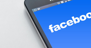 Facebook запретил российским государственным СМИ рекламу и монетизацию
