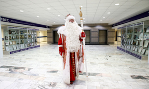 "Сомнительная радость". Врачи назвали самый опасный аксессуар Деда Мороза в уходящем году