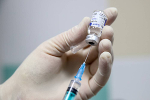 Гинцбург рассказал, сколько будет сохраняться иммунитет после "лайт-вакцины" от коронавируса
