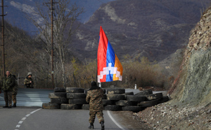 Власти Нагорного Карабаха ввели военное положение
