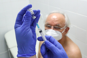 Минздрав одобрил использование вакцины "Спутник V" для людей старше 60 лет