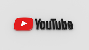 YouTube стал лидером по количеству фейков в России