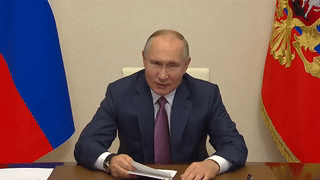 Путин: В России в 2020 году удалось не допустить критического спада экономики