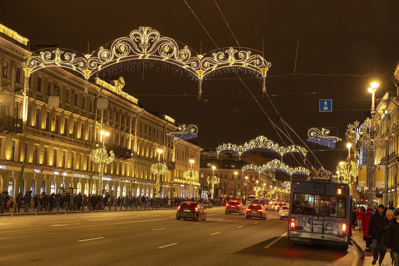 Введение скоростного режима в 40 км/ч на Невском проспекте в Петербурге отложили