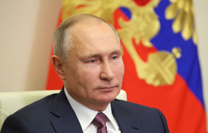 В Кремле заявили, что Путина невозможно представить в образе "трепетного юнца"