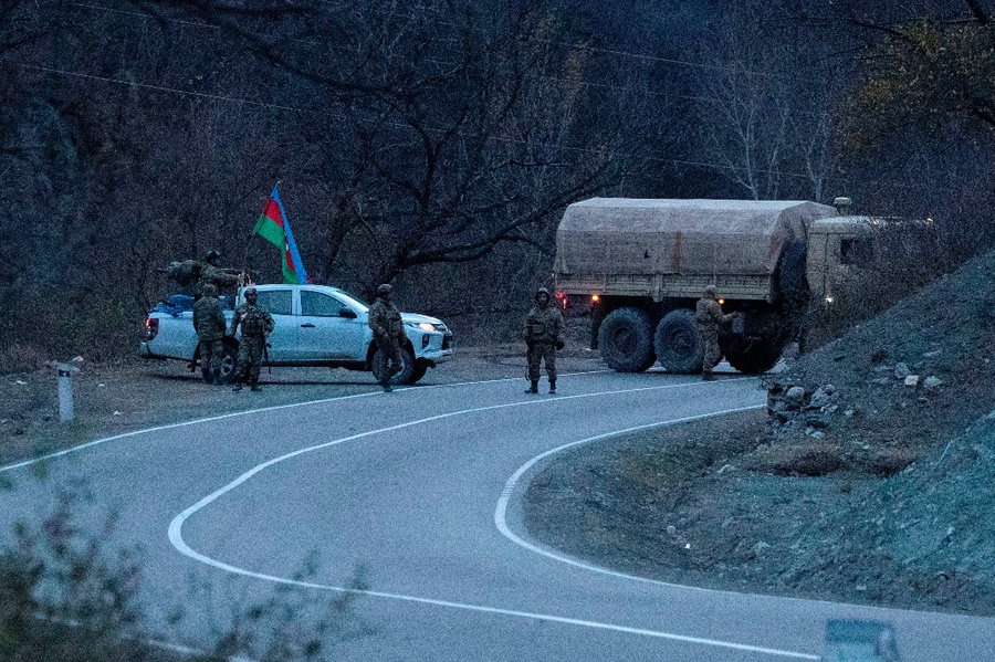 Азербайджанские военные в Нагорном Карабахе. Фото © ТАСС / Станислав Красильников
