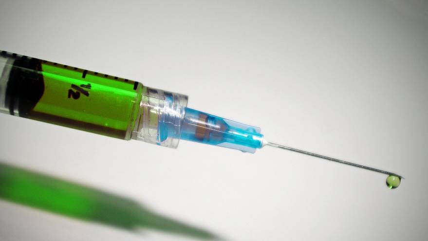 Великобритания первой в мире зарегистрировала вакцину от коронавируса AstraZeneca
