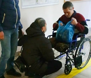 В Казани волонтёрам пришлось "отбивать" инвалида от рабовладельцев, которые заставляли его попрошайничать