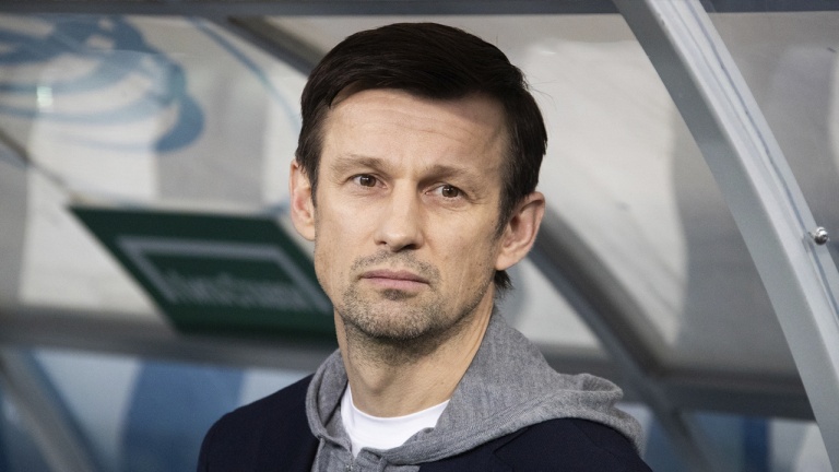 <p>Причин много. Глубина состава. Если кто-то выпадает, уровень сразу падает. Функциональная готовность — время непростое, пришлось достаточно сложно с точки зрения календаря, игроков сборных. Они не могут восстанавливаться</p>