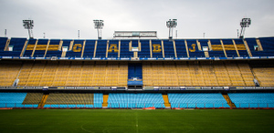 В честь Марадоны назвали стадион. Священники были против