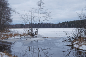 В Нижегородской области УАЗ провалился под лёд. Выбраться из машины удалось не всем