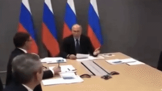 "Хозяина потеряли! Как начинать совещание?" Путин разрядил неловкую ситуацию шуткой про пропавший штатив