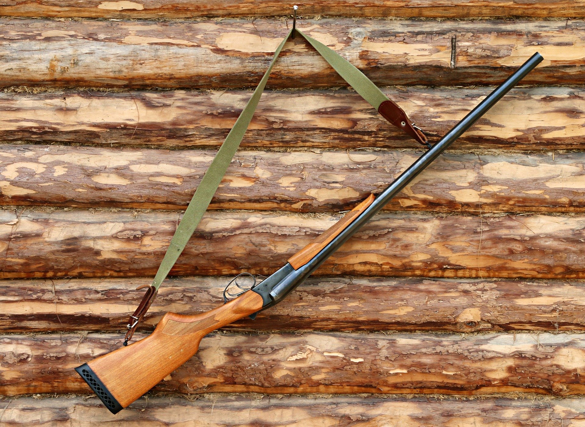 На Кубани охотник случайно выстрелил себе в ногу из ружья