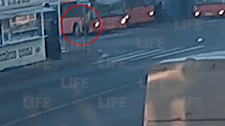 В Нижнем Новгороде женщина-водитель погибла под колёсами своего же автобуса — видео