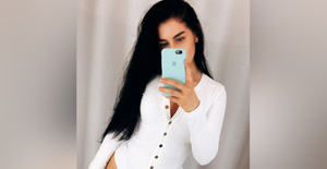 В России 24-летняя модель уронила телефон в ванную и погибла