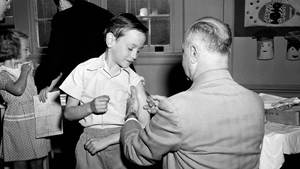 "Хорошая вакцина? Прививайте!": Как в СССР победили полиомиелит