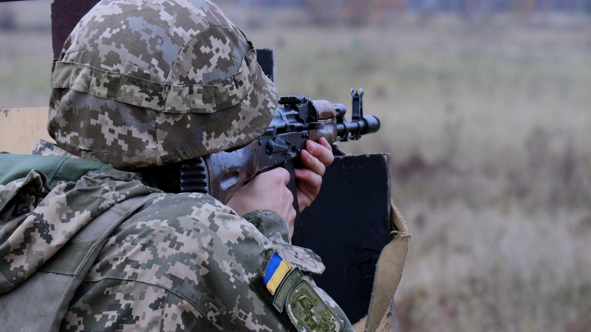 Прикрытие для наступления? Зачем Украина собрала у границ Донецка и Луганска до 90 тысяч солдат