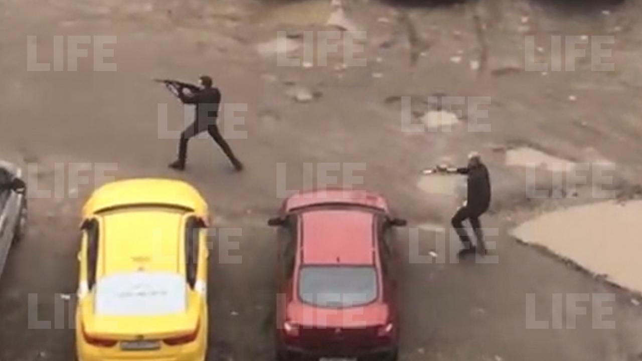 Перестрелка на шоссе. Перестрелка на шоссе. Коровинское шоссе москва стрельба. Перестрелка в москве сегодня на каширке. На юге москвы произошла перестрелка.