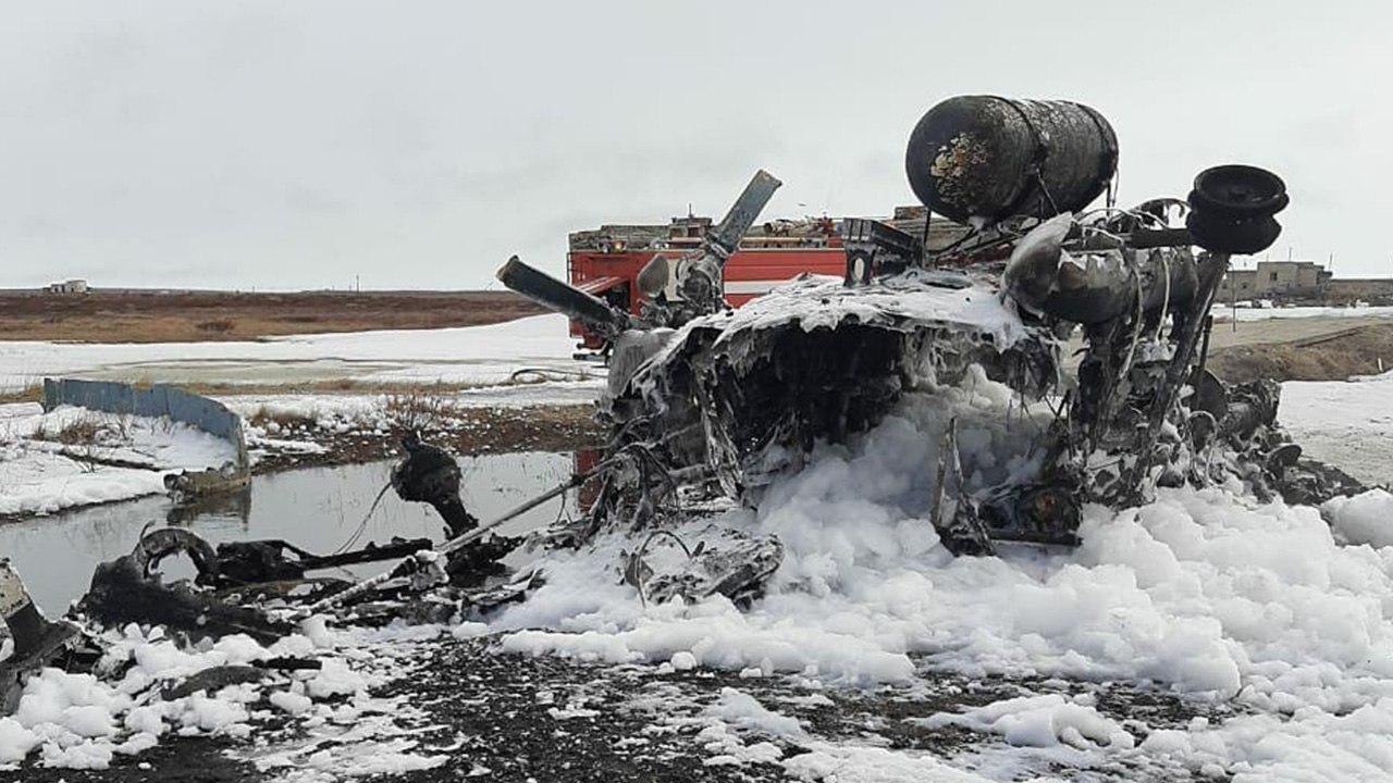 Ми-2 вертолёт. Ми-8ra-22869. Тарко-сале вертолет в болоте. Ми-2 вертолёт. Катастрофа ми 6 в прибылово.