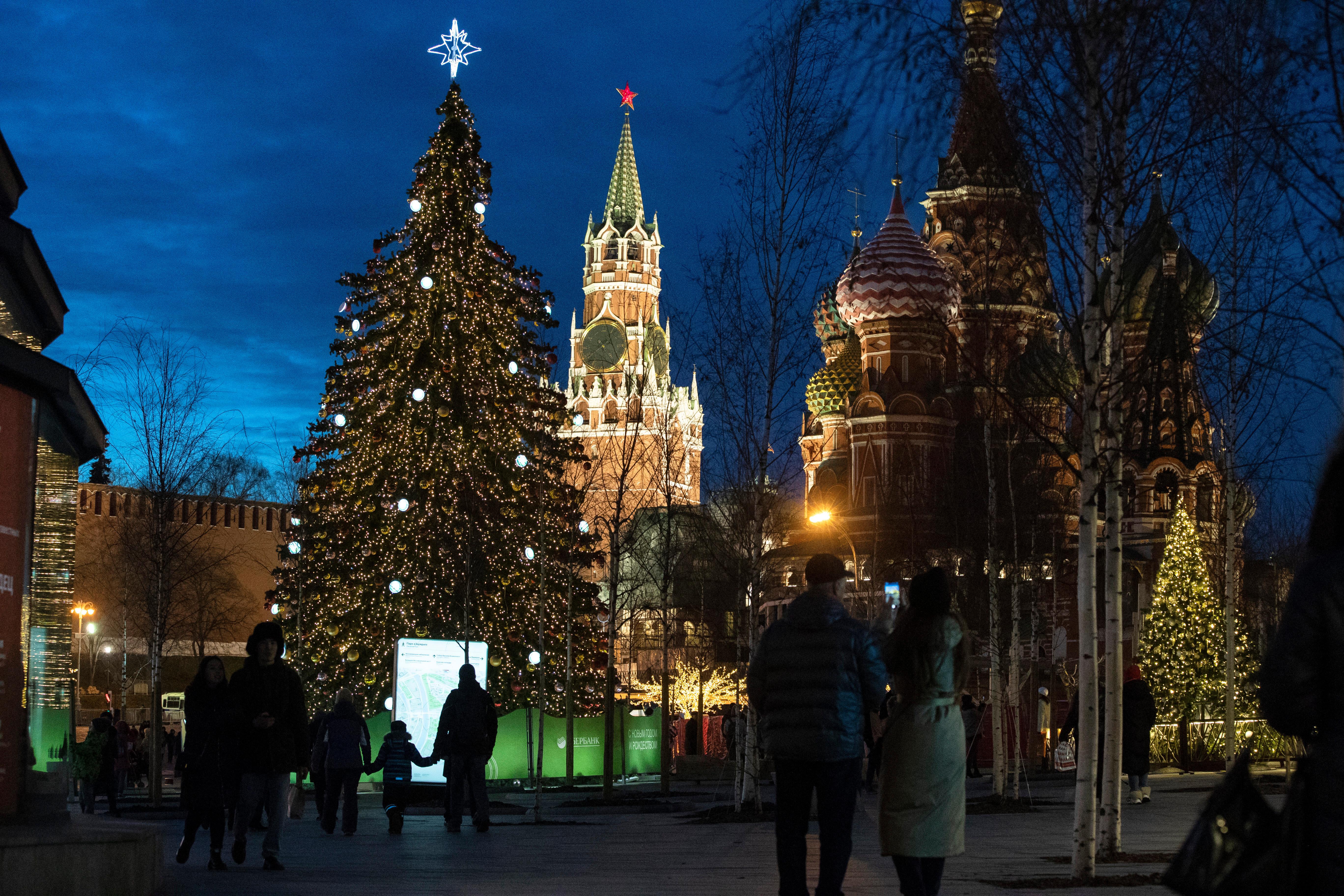 Кремль — об идее сократить новогодние каникулы: Есть уже устоявшаяся практика
