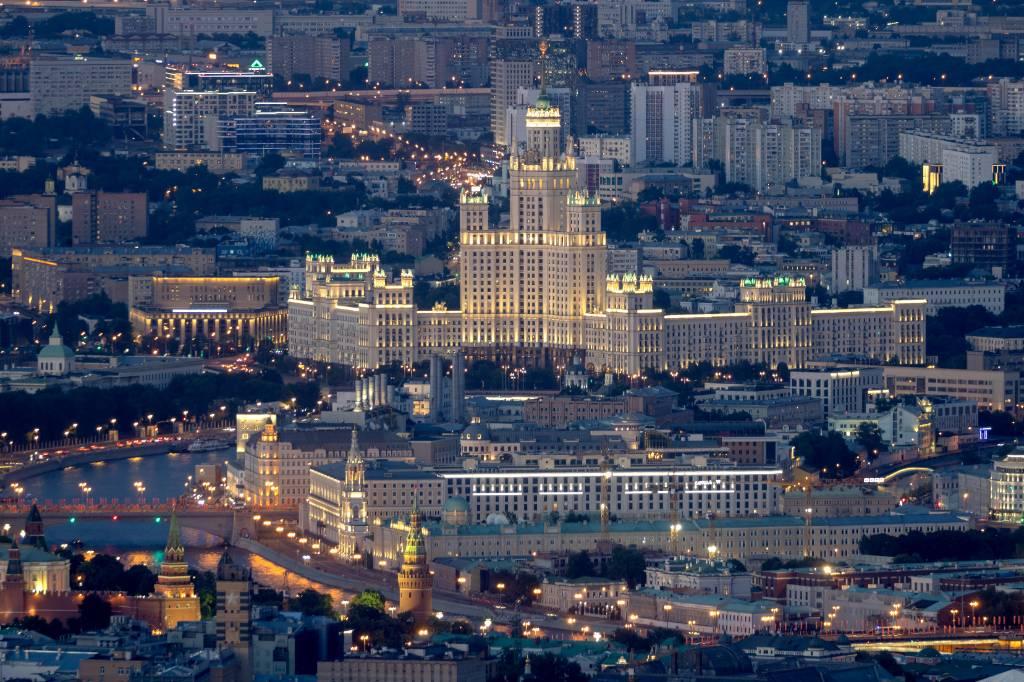 Почему город москва назвали москвой. Москва зовет. Технологический город фото. Этот город называется Москва. Москва войдет в EC.