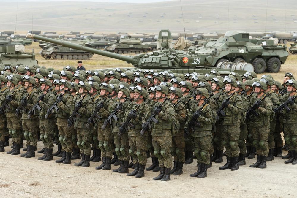 В Госдуме объяснили, зачем Путин подписал указ о военных сборах во время пандемии
