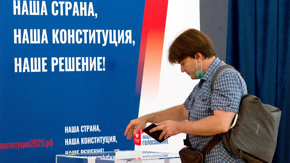 Россияне поддерживают поправки к конституции. Первые результаты голосования — в инфографике Лайфа