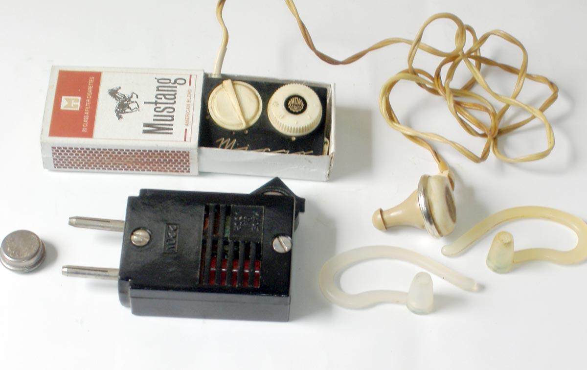 Первый микро. Советский микроприемник "микро". Радиоприемник микро 1965. Советский радиоприёмник «микро», 1965. Советский радиоприемник микро 1965 года.