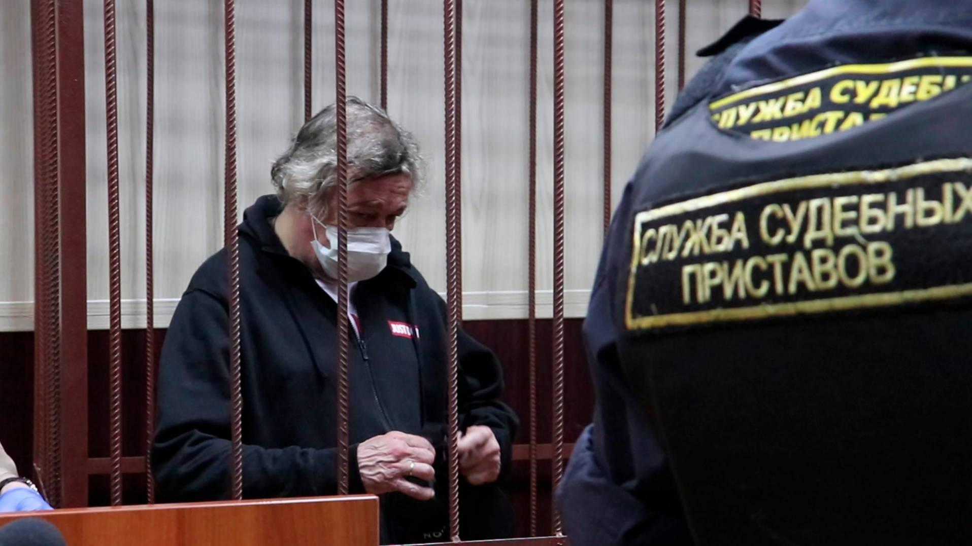 К приговору готов. Михаил Ефремов собрал всё самое тяжкое к суду по ДТП