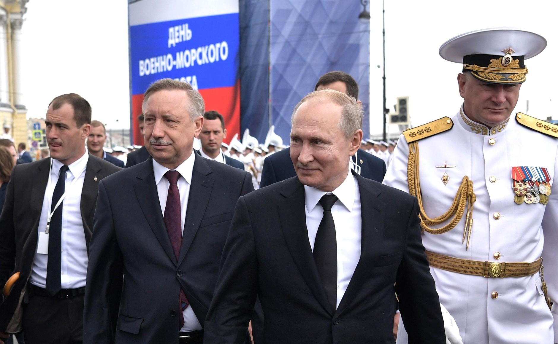 Путин приедет в Санкт-Петербург на главный военно-морской парад