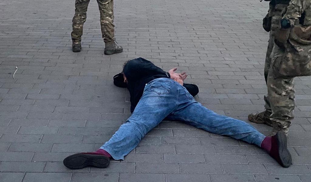 Аваков заявил, что захватчик заложников в Луцке сдался правоохранителям сам