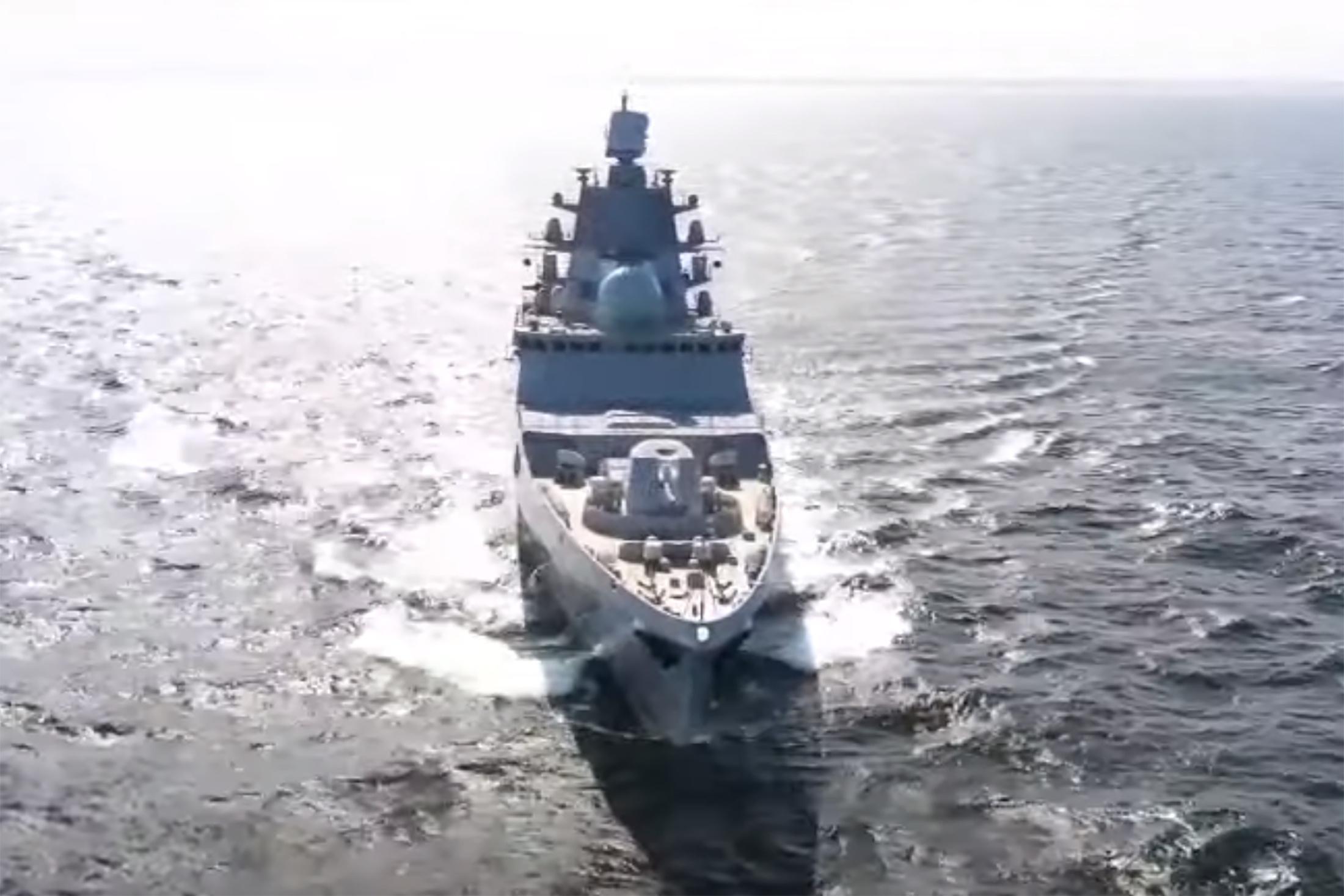 Путин подписал указ о главном военно-морском параде в Петербурге