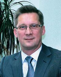 <p>Не исключено, что подобные препараты будут востребованы после появления вакцины. Первые рабочие вакцины появятся в сентябре-октябре, и назвать их совершенными сложно. Хотя идёт разработка 134 вакцин различными компаниями в мире, применяются четыре модели производства вакцин, то есть достаточно понятно, как они работают. Но следует понимать, что вакцина — это не решение всех проблем. Практика показала, что нужно акцентироваться на адекватном, хорошем лечении и хорошей реабилитации</p>