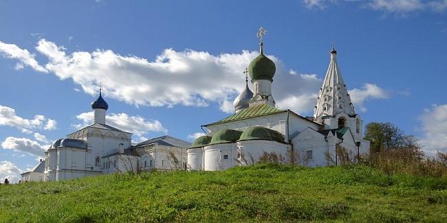 Свято-Троицкий Данилов монастырь относительно небольшой. Фото © monasterium.ru