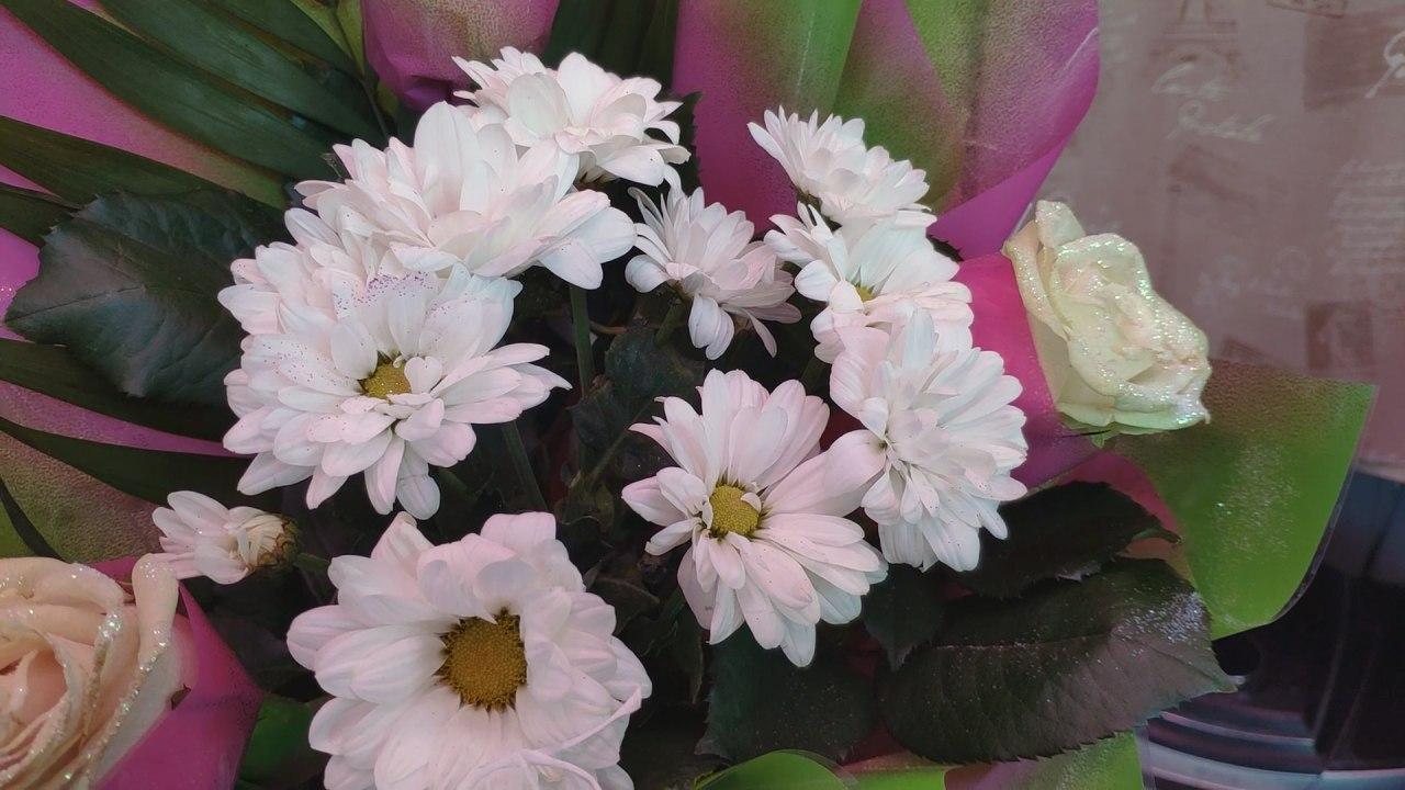 В Минске скупают белые цветы