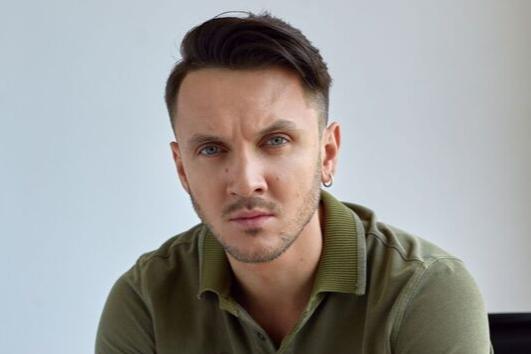 <p>Если Валиева готова выступать на взрослых турнирах, есть желание у тренерского штаба и федерации, то почему нет? Камила является чемпионкой среди юниоров. Некий уайлд-кард здесь возможен. Наверное, выступление Валиевой на российских турнирах — вполне адекватное решение. У Камилы есть техническая база, она обладает четверными прыжками. Чем раньше начать тренироваться, тем впоследствии будет легче</p>