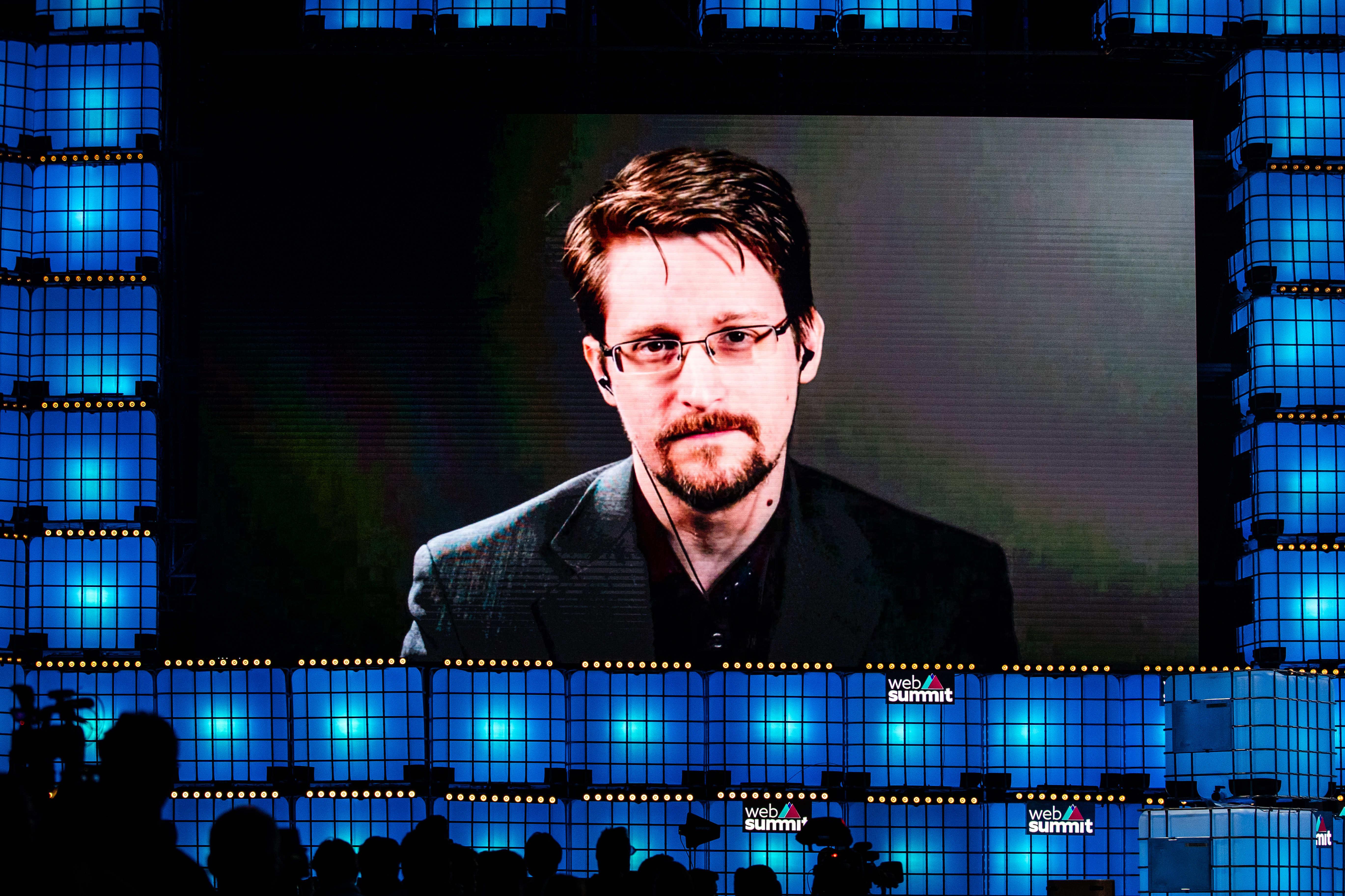 Эдвард Сноуден собрался стать россиянином