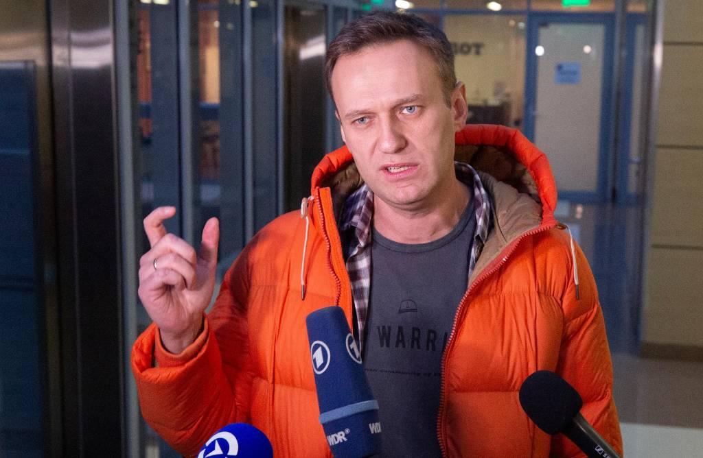 Личный врач Навального окулист Анастасия Васильева решила вылететь к нему в Омск
