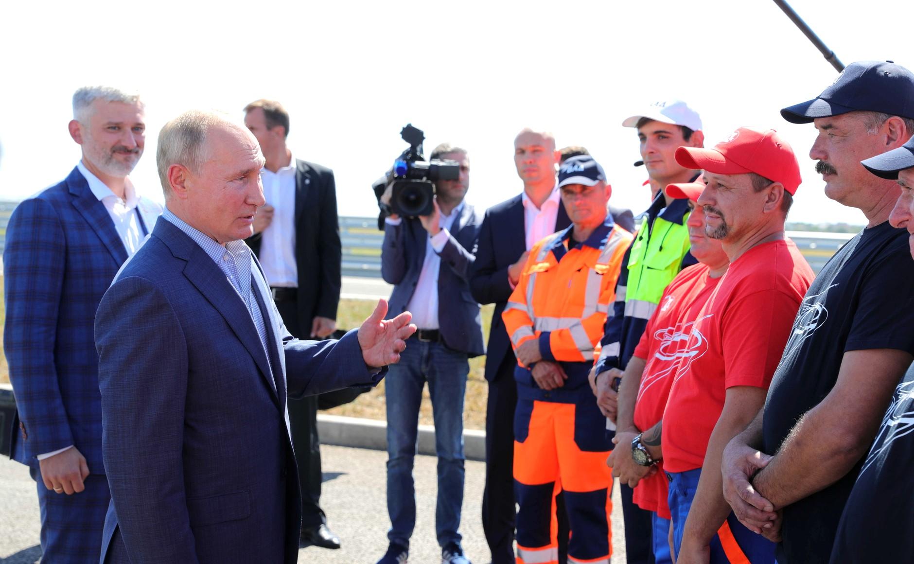Путин пообещал решить проблему с пресной водой в Крыму