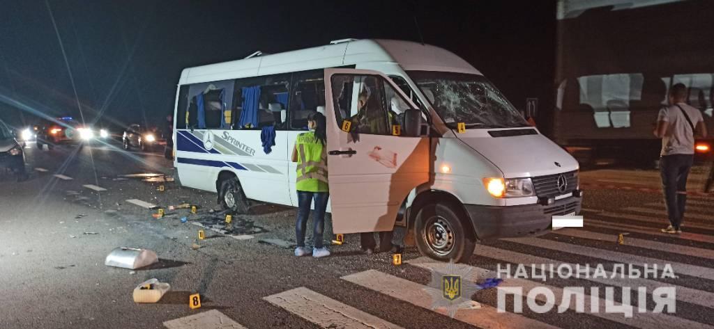 Число пострадавших при обстреле автобуса под Харьковом возросло до четырёх