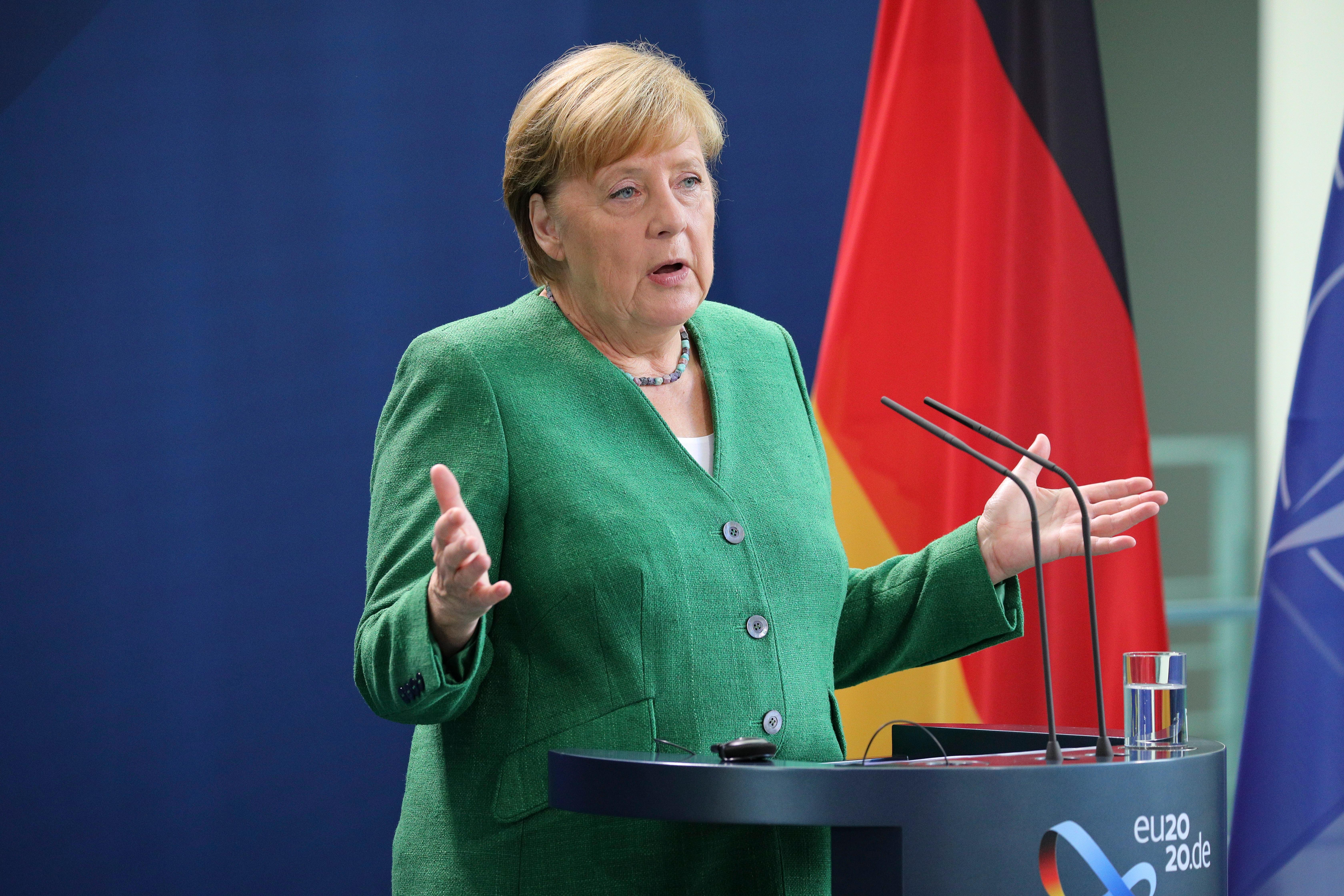Меркель заявила о важности диалога с Россией