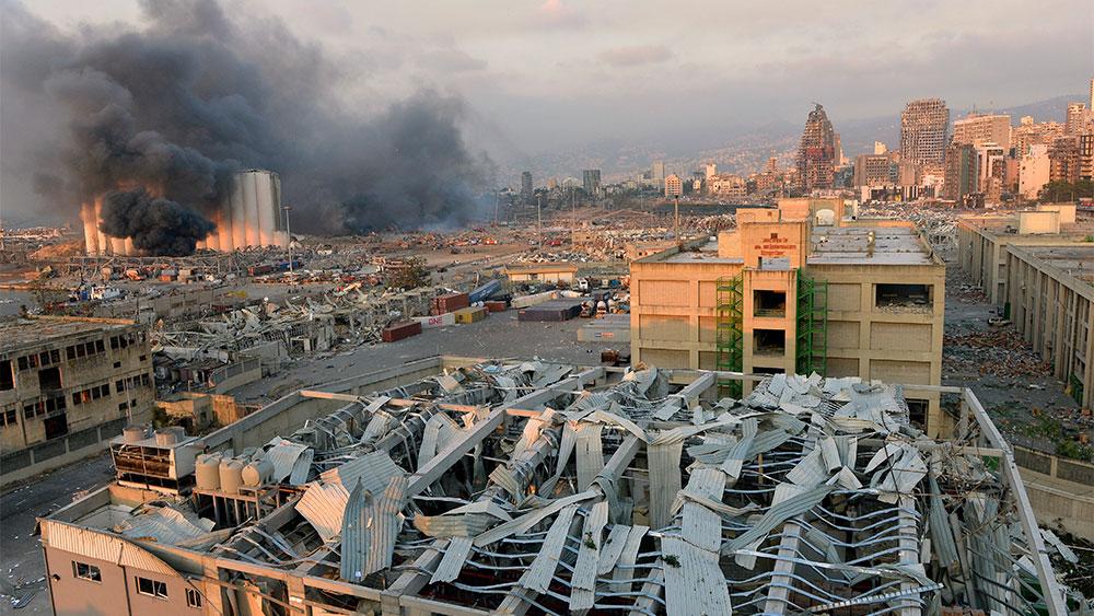 При мощном взрыве в Бейруте пострадало более двух тысяч человек