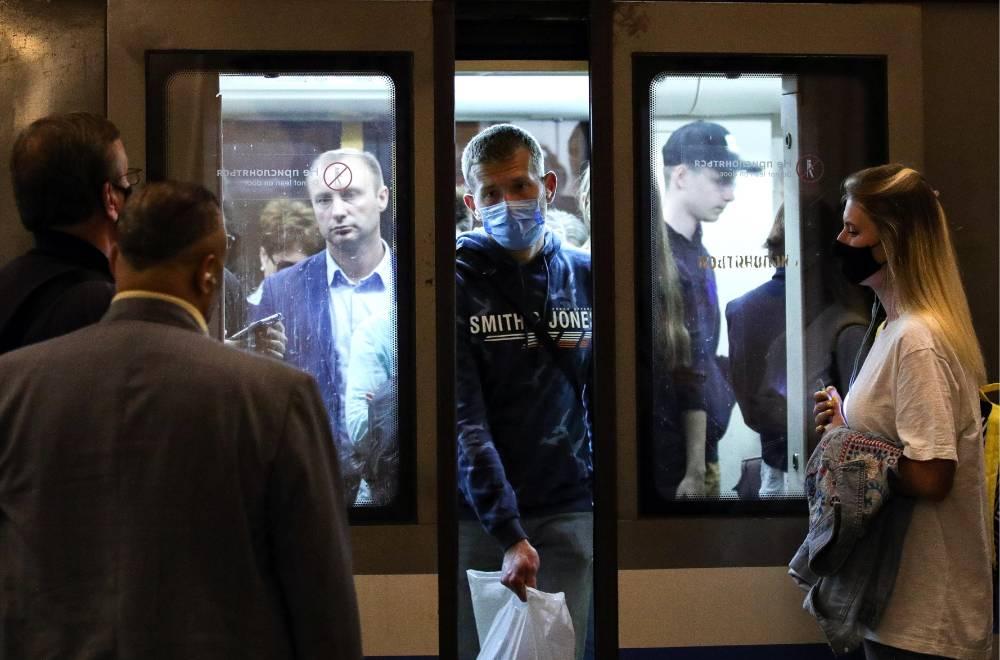 В Москве более 42 тысяч пассажиров оштрафовали за отсутствие масок и перчаток 