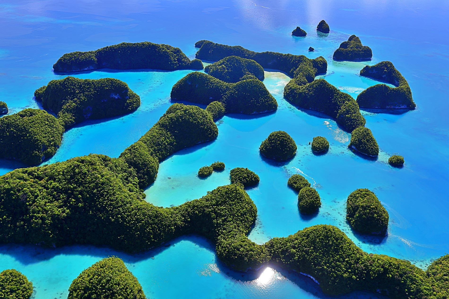 Государства расположенные на островах архипелагах. Палау Микронезия. Коралловые острова Палау. Коралловые острова Микронезии. Остров Палау Микронезия.